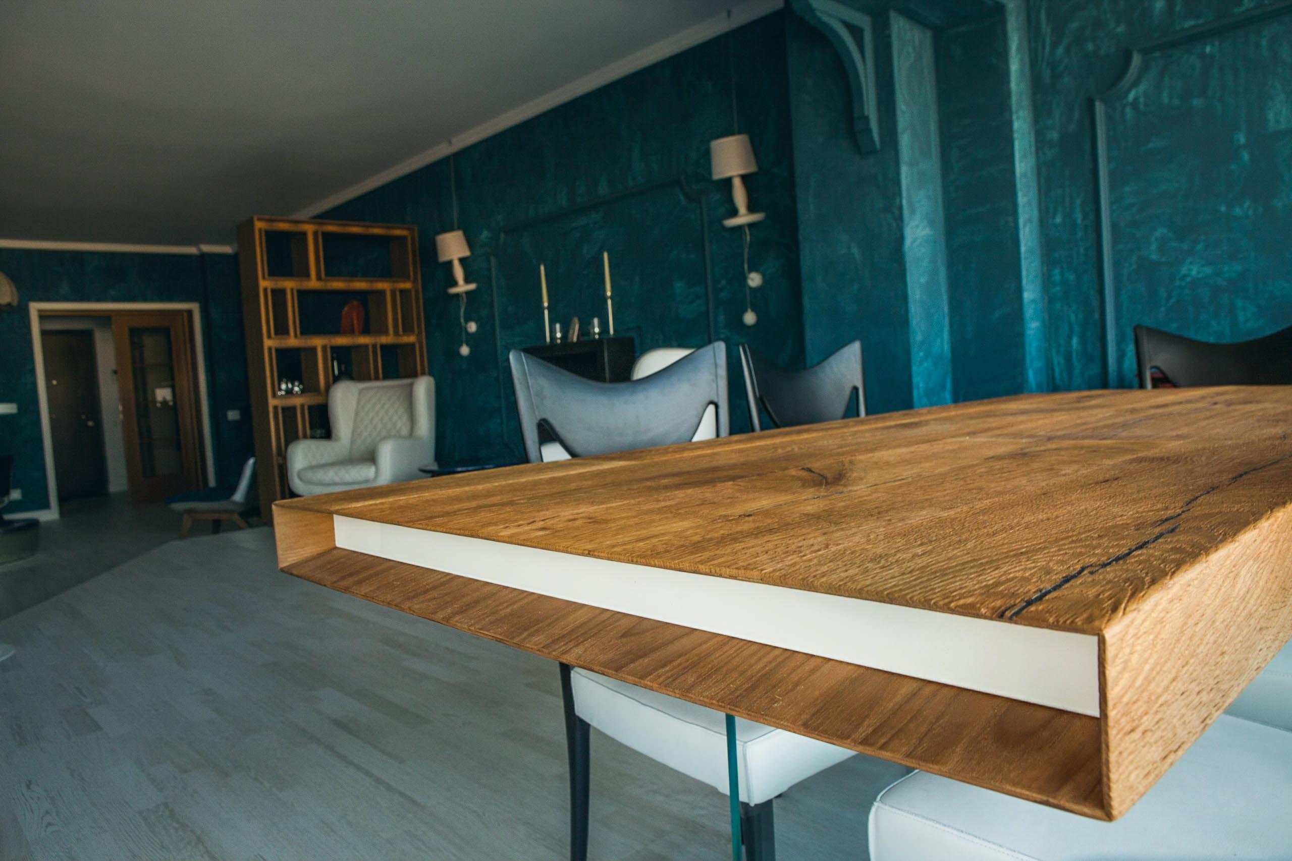 Bucharest Apartment — Air table and suspended edge
